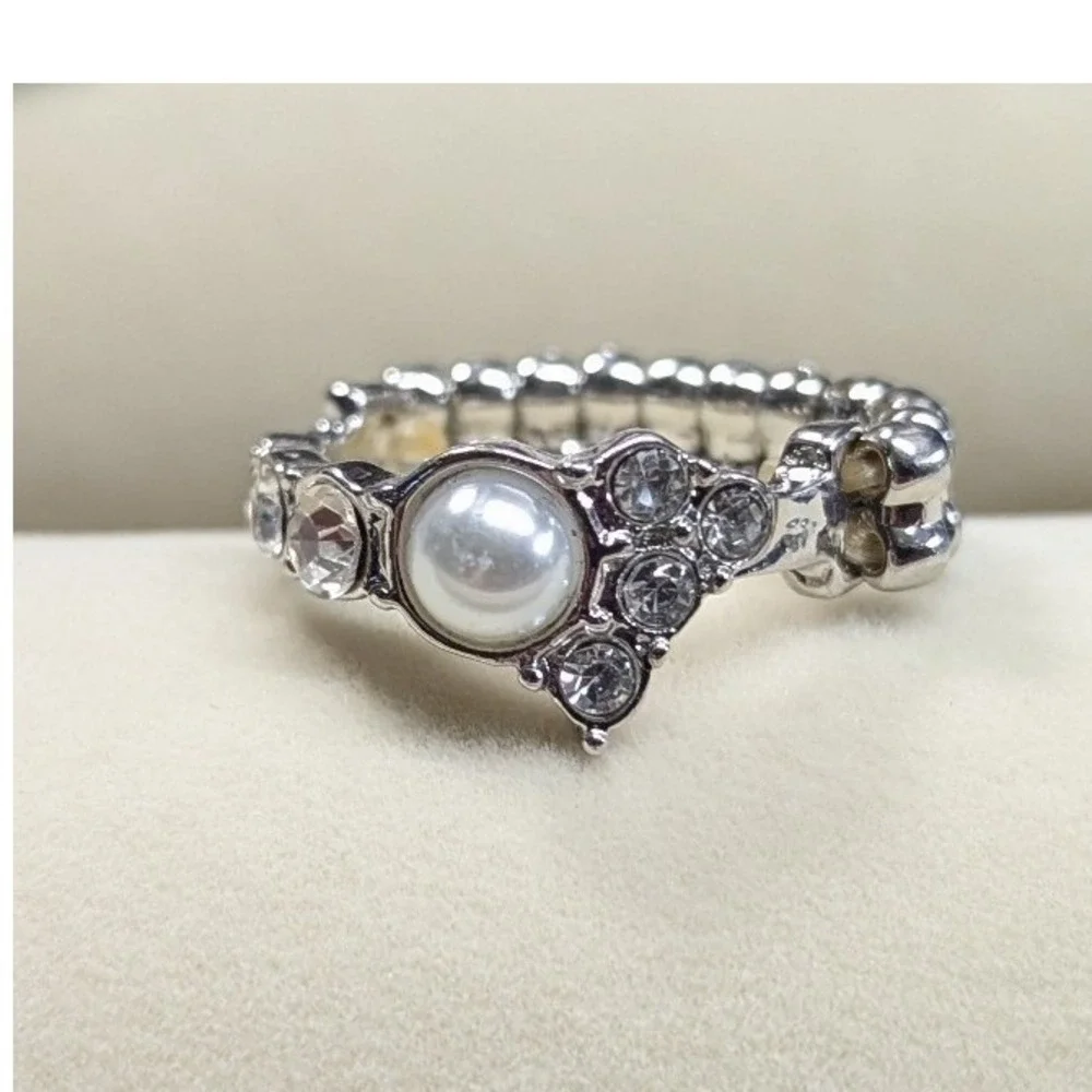 New Faux Pearl Clear Rhinestone Crystal Stretch Band Ring Silver Tone Comfy